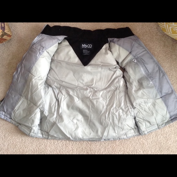 New York & Company Puffer Vest - Picture 2 of 4